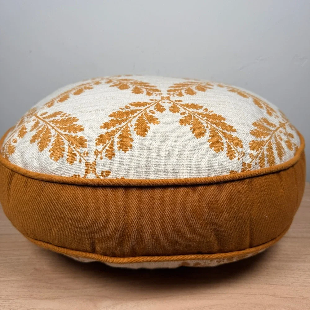 Threshold 16in Linen Blend Round Decorative Pillow Oak Leaf Acorn Fall NWOT